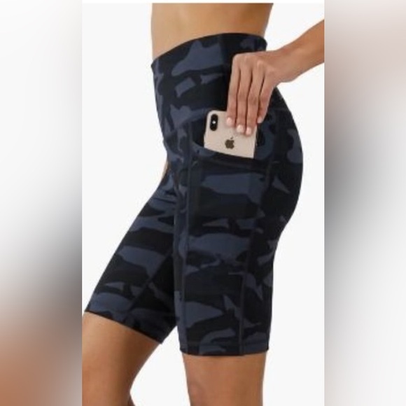 Yogalicious Pants - Yogalicious Lux Black Camo Biker Shorts w/Phone Pockets NWOT Size XS